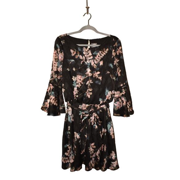 VINCE CAMUTO $148‎ Bell Sleeve Floral Burnout Mini Fit & Flare Dress Size 10 - Picture 1 of 4